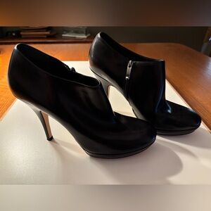Via Spiga Elegant Black Bootie
